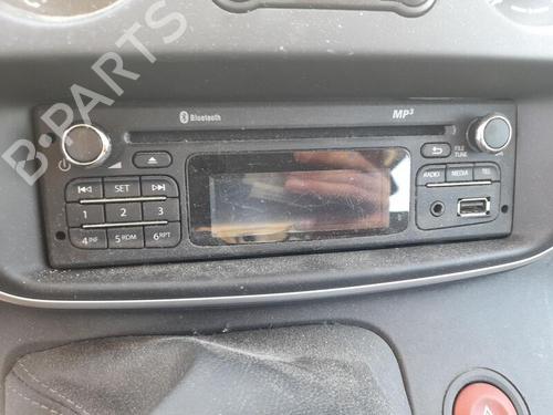 Used Radio RENAULT KANGOO / GRAND KANGOO II (KW0/1_) 1.5 dCi 90 (KW05, KW08, KW0G, KW11) (90 hp) 27721243