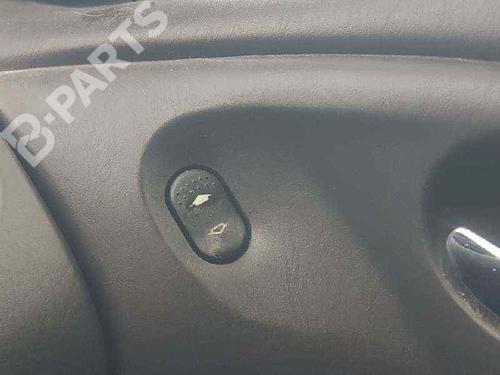 Used Right front window switch Right front window switch FORD FOCUS I Turnier (DNW) 1.6 16V (100 hp) 7271666 7271666