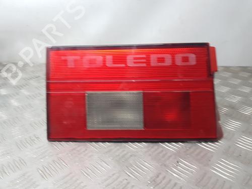 Achterlicht kofferdeksel achterklep links SEAT TOLEDO I (1L2) 1.8 i (88 hp) 28296824