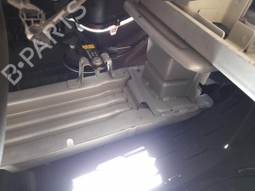 Used Front bumper reinforcement MAHINDRA KUV100 (K1) 1.2 VVT (87 hp) 30154015