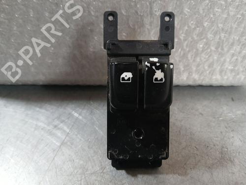 Mando elevalunas delantero izquierdo Mando elevalunas delantero izquierdo HYUNDAI i20 I (PB, PBT) 1.2 (78 hp) 37273816 37273816