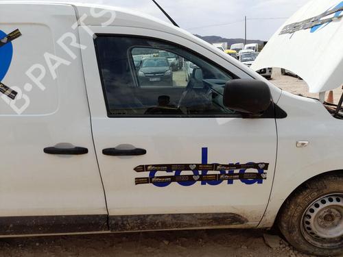 Used Right front door RENAULT EXPRESS Box Body/MPV [2021-2025]  26529717