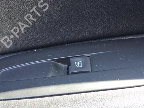 Used Right front window switch Right front window switch RENAULT MEGANE IV Hatchback (B9A/M/N_) 1.2 TCe 130 (B9MR) (130 hp) 33626190 33626190