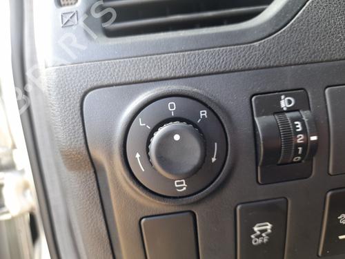 mirror-switch-mahindra-kuv100-k1-2016-30153992 main image