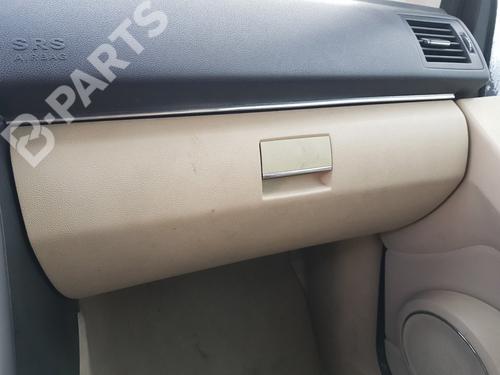 Used Glove box Glove box MERCEDES-BENZ B-CLASS Sports Tourer (W245) B 180 CDI (245.207) (109 hp) 8909211 8909211