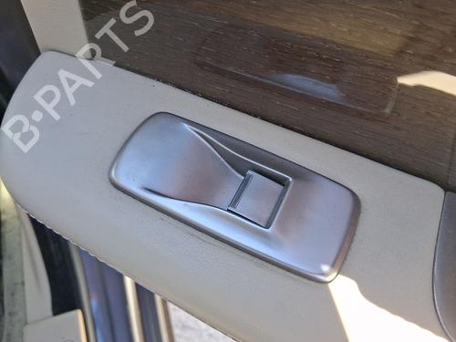 Used Right rear window switch Right rear window switch JAGUAR XF I (X250) 2.7 D (207 hp) 33983610 33983610