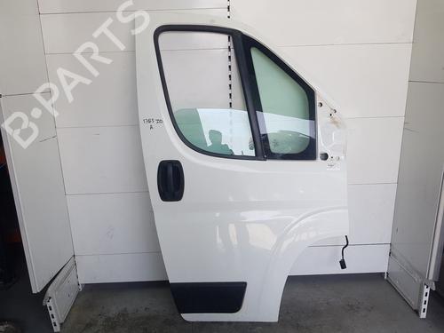 Used Right front door Right front door 37216820 37216820