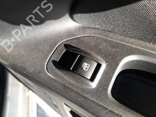 Mando elevalunas trasera derecho FIAT TIPO Hatchback (356_, 357_) 1.4 (356HXA1B, 357) (95 hp) 31623666