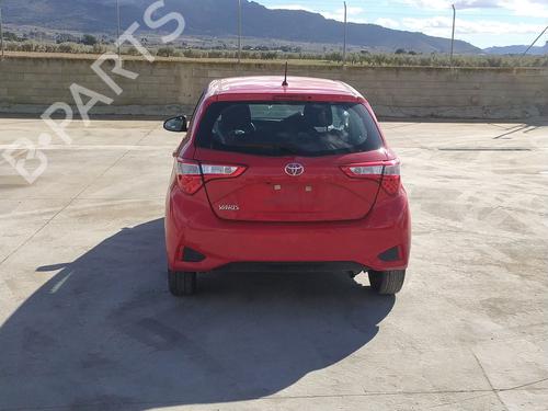 Left front fog light TOYOTA YARIS (_P13_) 1.0 (KSP130) | BP32261868C30