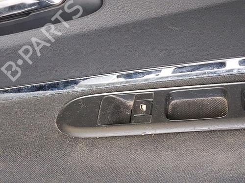 Mando elevalunas delantera derecho Mando elevalunas delantera derecho PEUGEOT 5008 II (MC_, MJ_, MR_, M4_) 1.6 BlueHDi 115 (MCBHXH, MCBHXW) (116 hp) 37514578 37514578