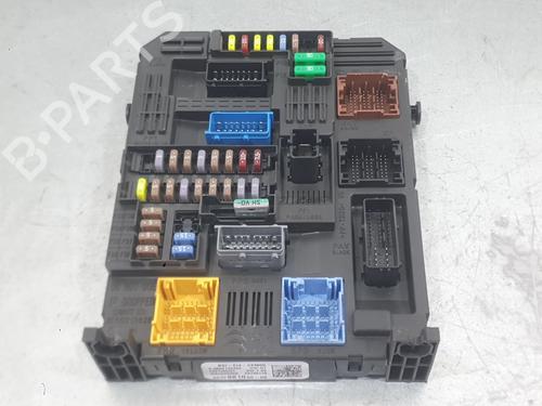 Used Fuse box Fuse box 37273681 37273681