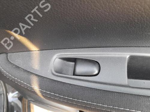 Used Right rear window switch NISSAN QASHQAI II (J11, J11_) 1.2 DIG-T (115 hp) 28193355