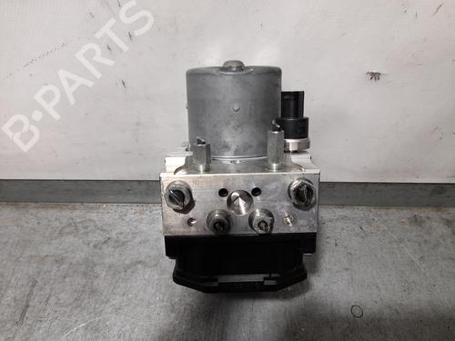 Used ABS pump TOYOTA AVENSIS (_T25_) 2.2 D-4D (ADT251_, ADT251R) (150 hp) 9845451