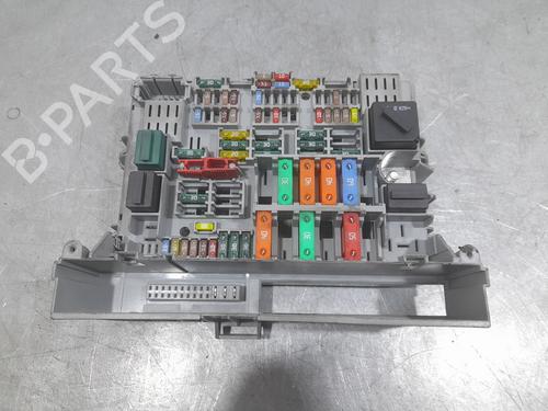 Used Fuse box Fuse box BMW 3 (E90) 325 i (218 hp) 32988155 32988155
