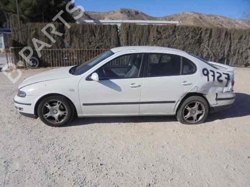 Left front fog light SEAT TOLEDO II (1M2) | BP216690C30