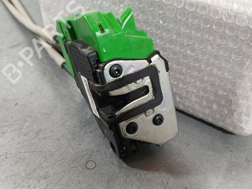 front-right-lock-ssangyong-tivoli-2015-33703576 main image