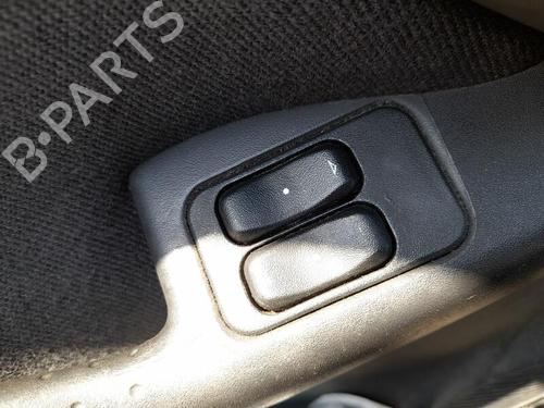 Interrupteur de vitre avant gauche OPEL CORSA C (X01) 1.2 (F08, F68) (75 hp) 28318792