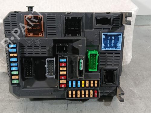 Used Fuse box Fuse box PEUGEOT 308 SW II (LC_, LJ_, LR_, LX_, L4_) 1.2 THP 130 (131 hp) 33932709 33932709