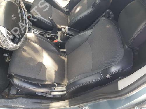 Used Left front seat PEUGEOT 4007 (VU_, VV_) [2007-2013]  19267160