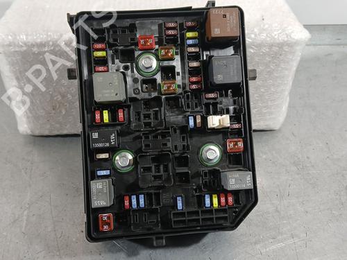 Used Fuse box Fuse box 37757789 37757789