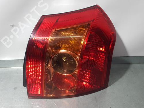 Used Right taillight TOYOTA COROLLA (_E12_) 1.6 VVT-i (ZZE121_, ZZE121R) (110 hp) 8339573
