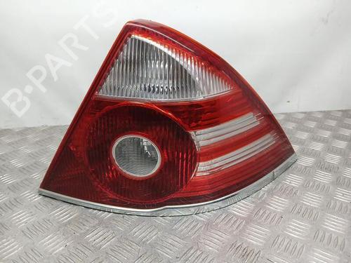 Used Right taillight FORD MONDEO III Saloon (B4Y) [2000-2007]  23276179