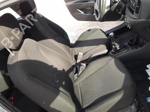 Sæde højre fortil Sæde højre fortil HYUNDAI ACCENT III (MC) 1.6 GLS (112 hp) 33547015 33547015