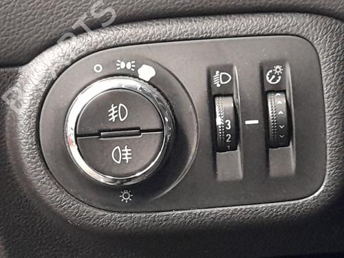 Used Headlight switch Headlight switch 37158400 37158400