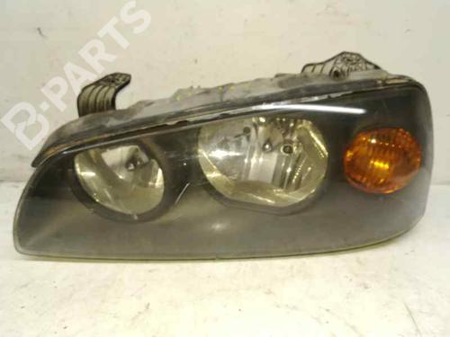 Used Left headlight HYUNDAI ELANTRA III Saloon (XD) 2.0 CRDi (113 hp) 796560
