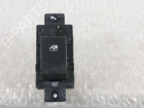 Mando elevalunas trasera derecho Mando elevalunas trasera derecho CHEVROLET CAPTIVA (C100, C140) 2.0 D 4WD (150 hp) 33955400 33955400