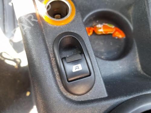 Used Left front window switch CITROËN C2 (JM_) 1.4 (73 hp) 29884862