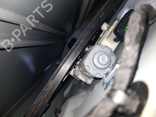 Vindusheismekanisme høyre foran RENAULT CLIO V (B7_) 1.0 LPG (B7MT) (101 hp) 32394196