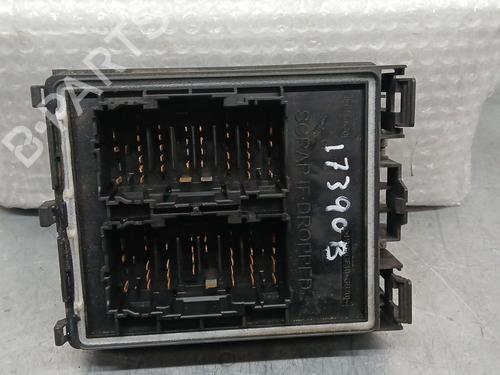 Used Fuse box Fuse box FORD TOURNEO CONNECT / GRAND TOURNEO CONNECT V408 MPV 1.5 EcoBlue (120 hp) 32211663 32211663
