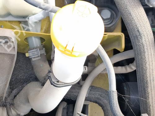 Used Windscreen washer tank Windscreen washer tank 37645972 37645972