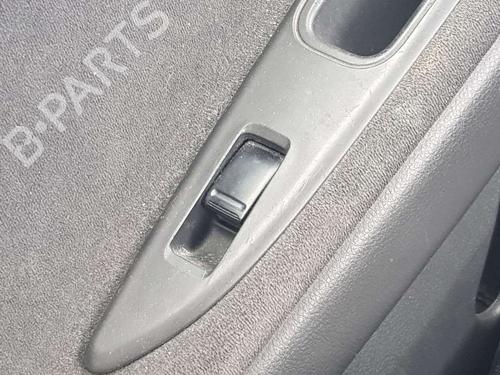 Used Right rear window switch NISSAN PRIMERA (P12) [2002-2025]  17651521