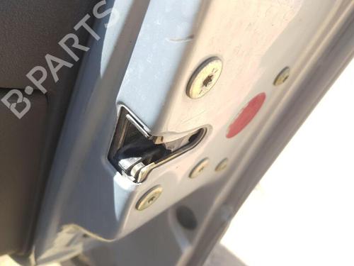 Høyre foran lås RENAULT CLIO II (BB_, CB_) 1.2 (BB0A, BB0F, BB10, BB1K, BB28, BB2D, BB2H, CB0A,... (58 hp) 29247441