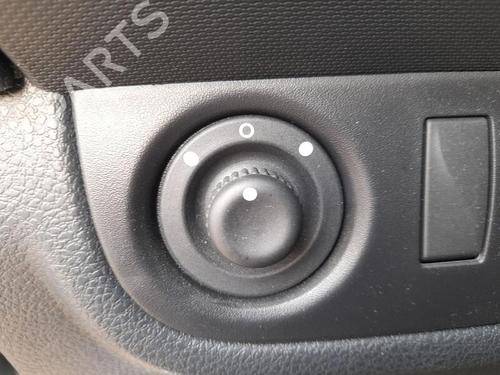 Used Mirror switch DACIA SANDERO II TCe 90 LPG (B8M1) (90 hp) 28162305