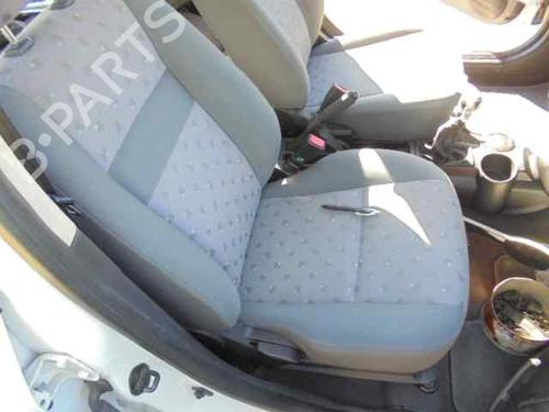 Left headlight HYUNDAI GETZ (TB) 1.1 | BP98725C28