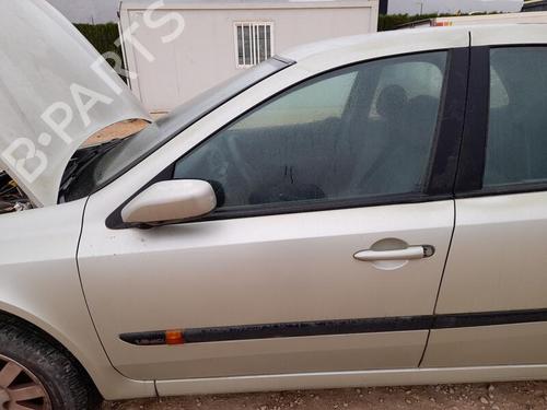 Used Left front door RENAULT LAGUNA II (BG0/1_) 1.9 dCi (BG08, BG0G) (120 hp) 26449859