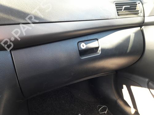 Used Glove box TOYOTA AVENSIS (_T25_) 2.2 D-4D (ADT251_, ADT251R) (150 hp) 30512854