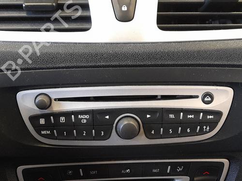 Used Radio Radio 37218051 37218051