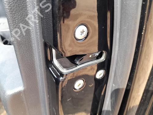 front-right-lock-kia-stonic-yb-2017-26503546 main image