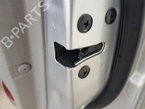 Used Front right lock KIA SORENTO I (JC) 2.5 CRDi (170 hp) 15278836