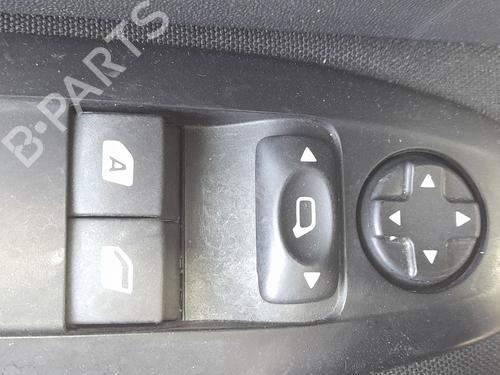 Comutador vidro frente esquerdo Comutador vidro frente esquerdo PEUGEOT 208 I (CA_, CC_) 1.2 VTI 82 (82 hp) 36498667 36498667