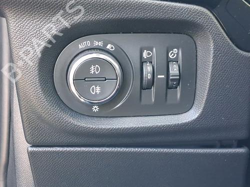 Used Headlight switch Headlight switch OPEL CORSA F (P2JO) 1.2 (68) (101 hp) 39955053 39955053