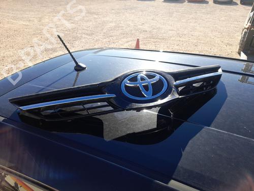 Used Grille TOYOTA AURIS (_E18_) 1.4 D-4D (NDE180_, NDE180R) (90 hp) 30710615
