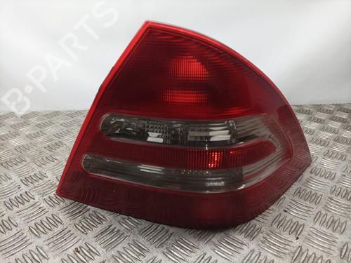 Used Right taillight MERCEDES-BENZ C-CLASS (W203) [2000-2007]  829362