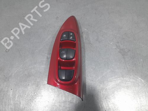 Used Left front window switch NISSAN JUKE (F15) 1.5 dCi (110 hp) 29456997