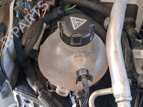 Used Expansion tank Expansion tank OPEL GRANDLAND / GRANDLAND X (A18, P1UO) 1.5 Turbo D (75) (131 hp) 40296122 40296122