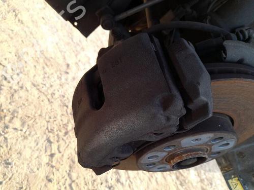 Venstre bremsekaliber foran AUDI A3 (8P1) 2.0 TDI 16V (140 hp) 30005610